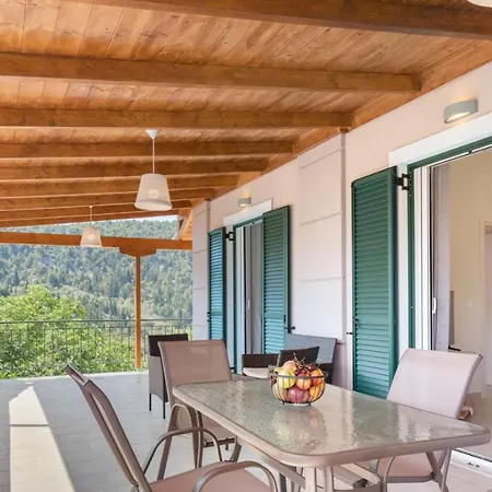 Ameli Apartment , Spacious With Mountain View, Lefkada Dragano Exterior photo