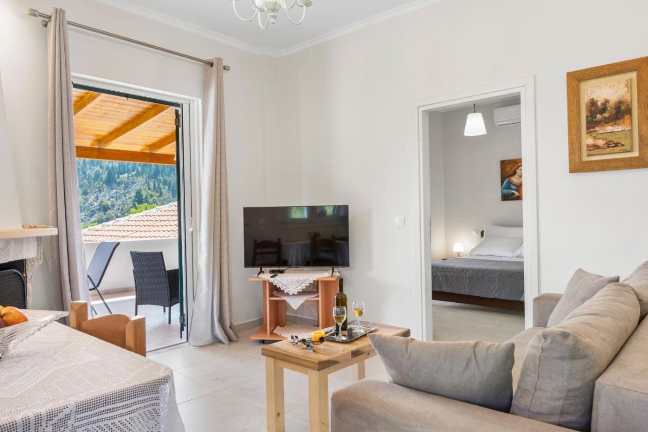 Ameli , Spacious With Mountain View, Lefkada Dragano