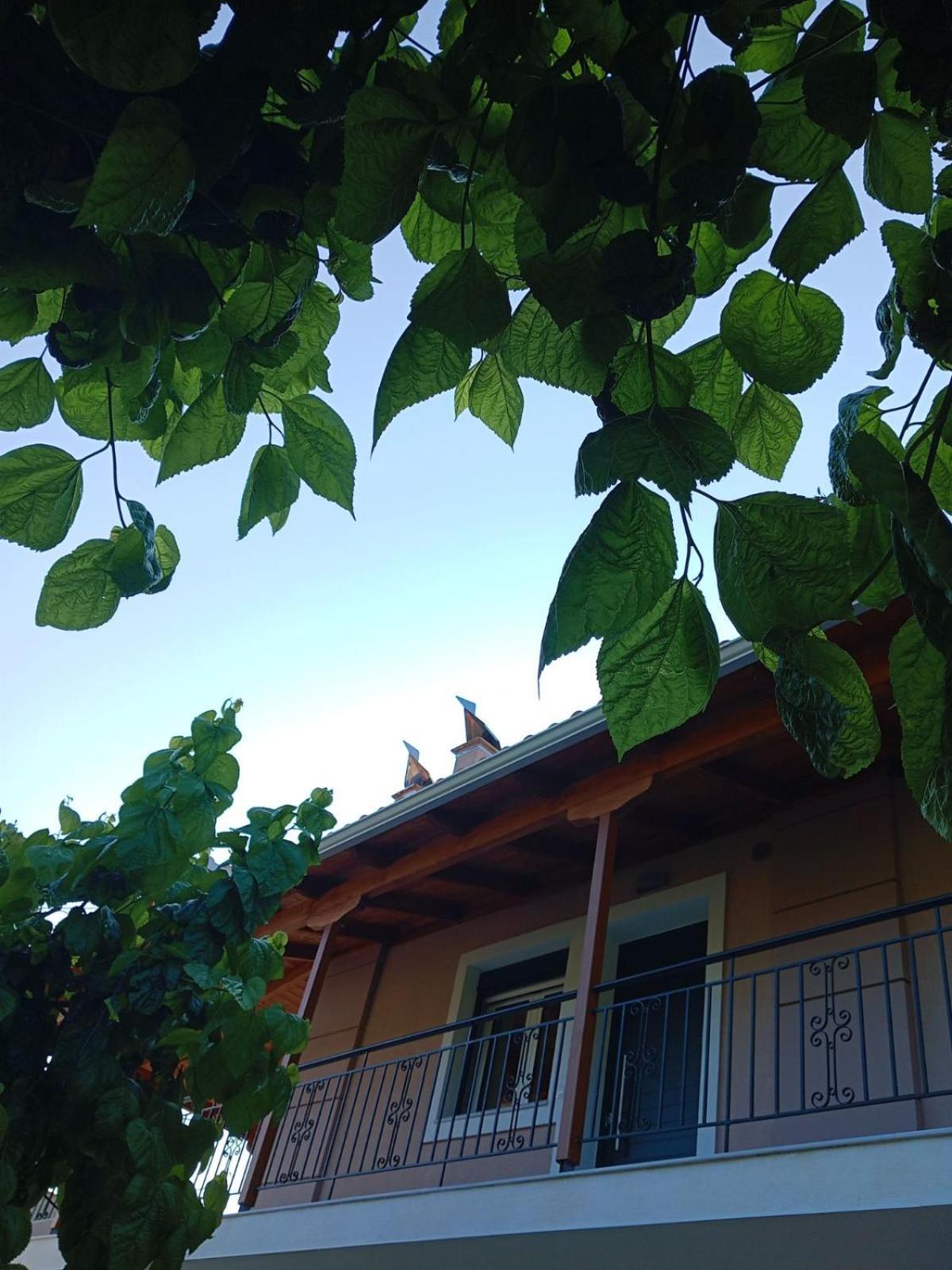Apartment Ameli , Spacious With Mountain View, Lefkada Dragano